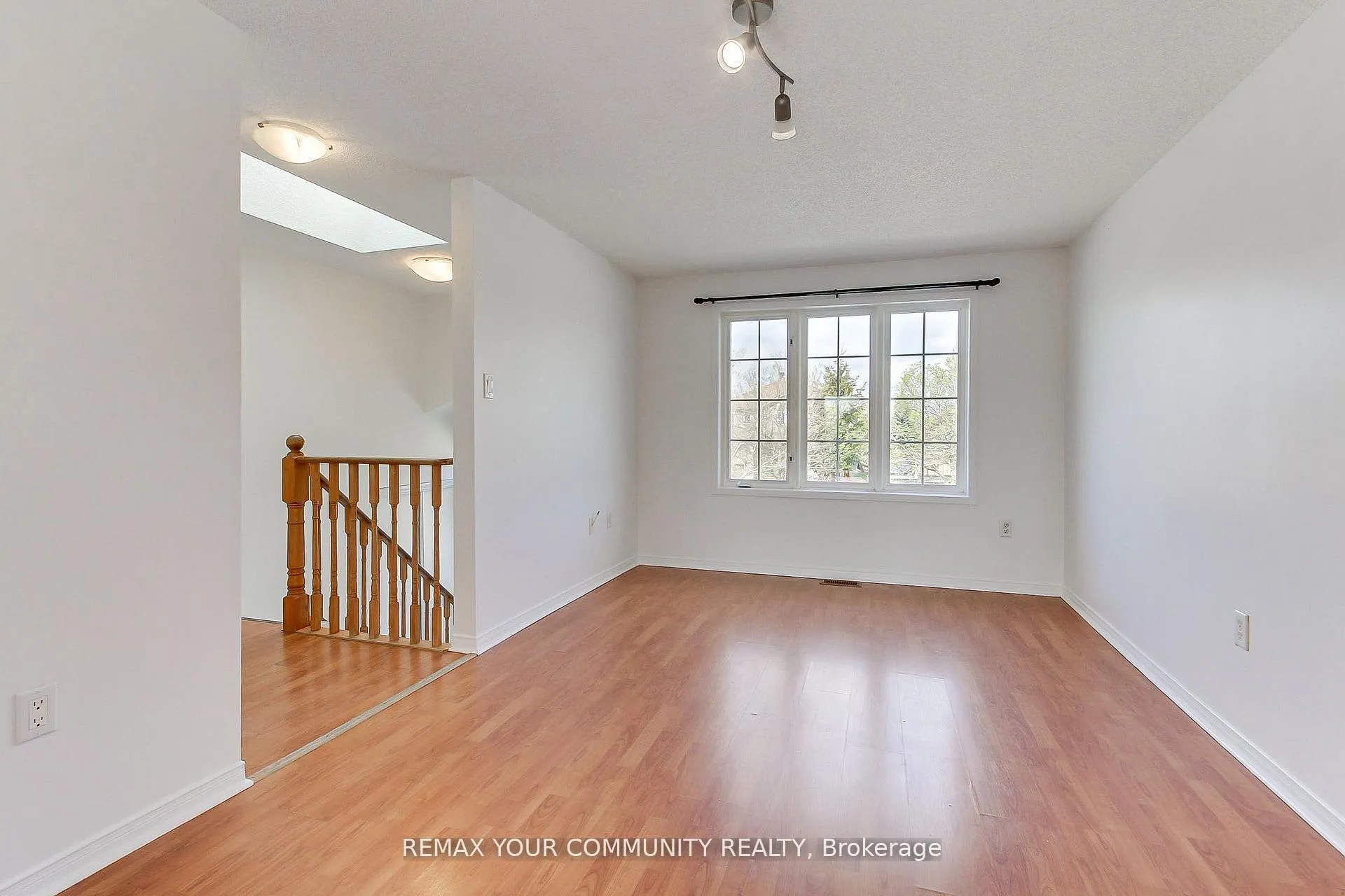 Photo 6 of Unit Main, 72 Ambler Bay, Barrie, Georgian Drive — HOMEH
