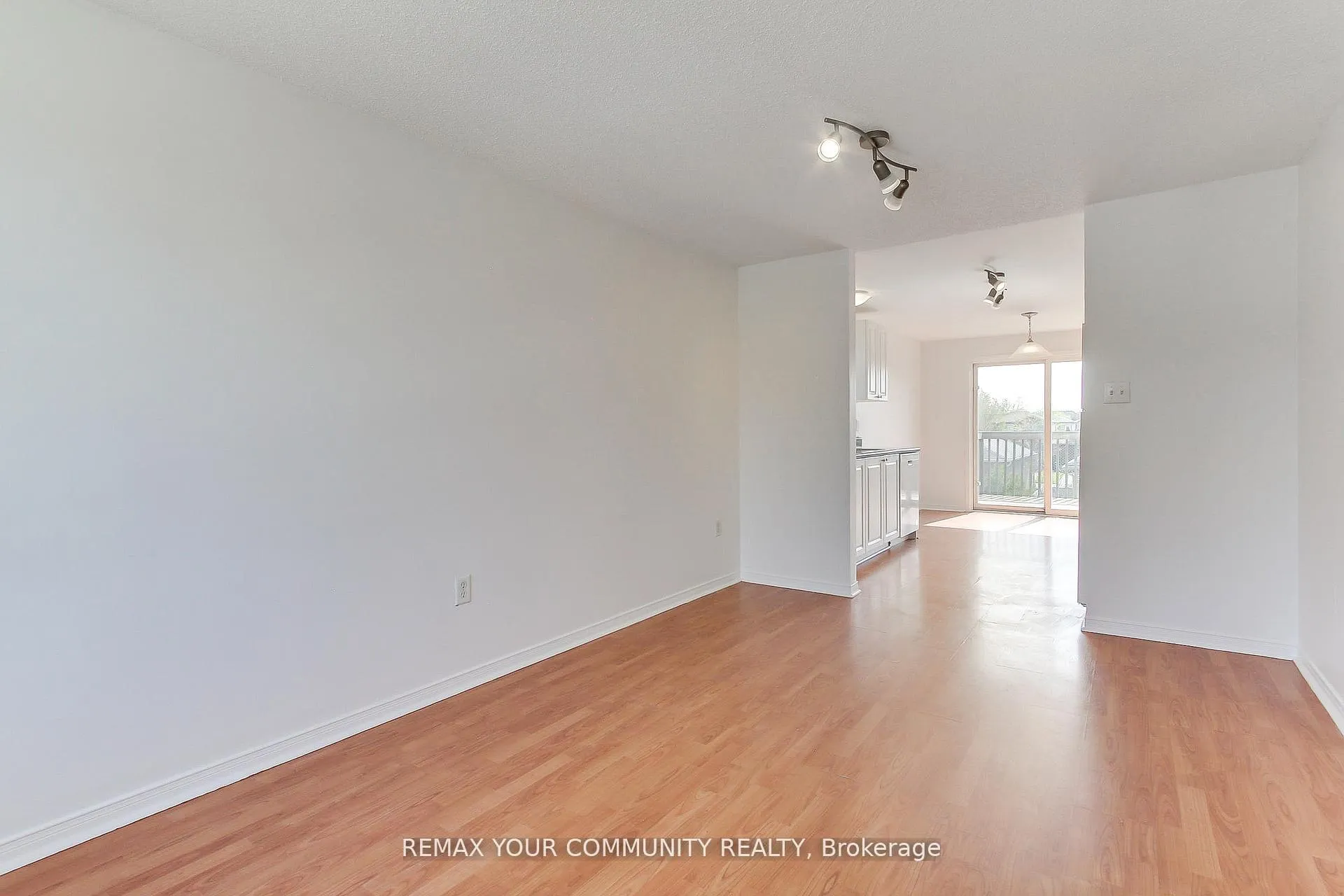 Photo 8 of Unit Main, 72 Ambler Bay, Barrie, Georgian Drive — HOMEH