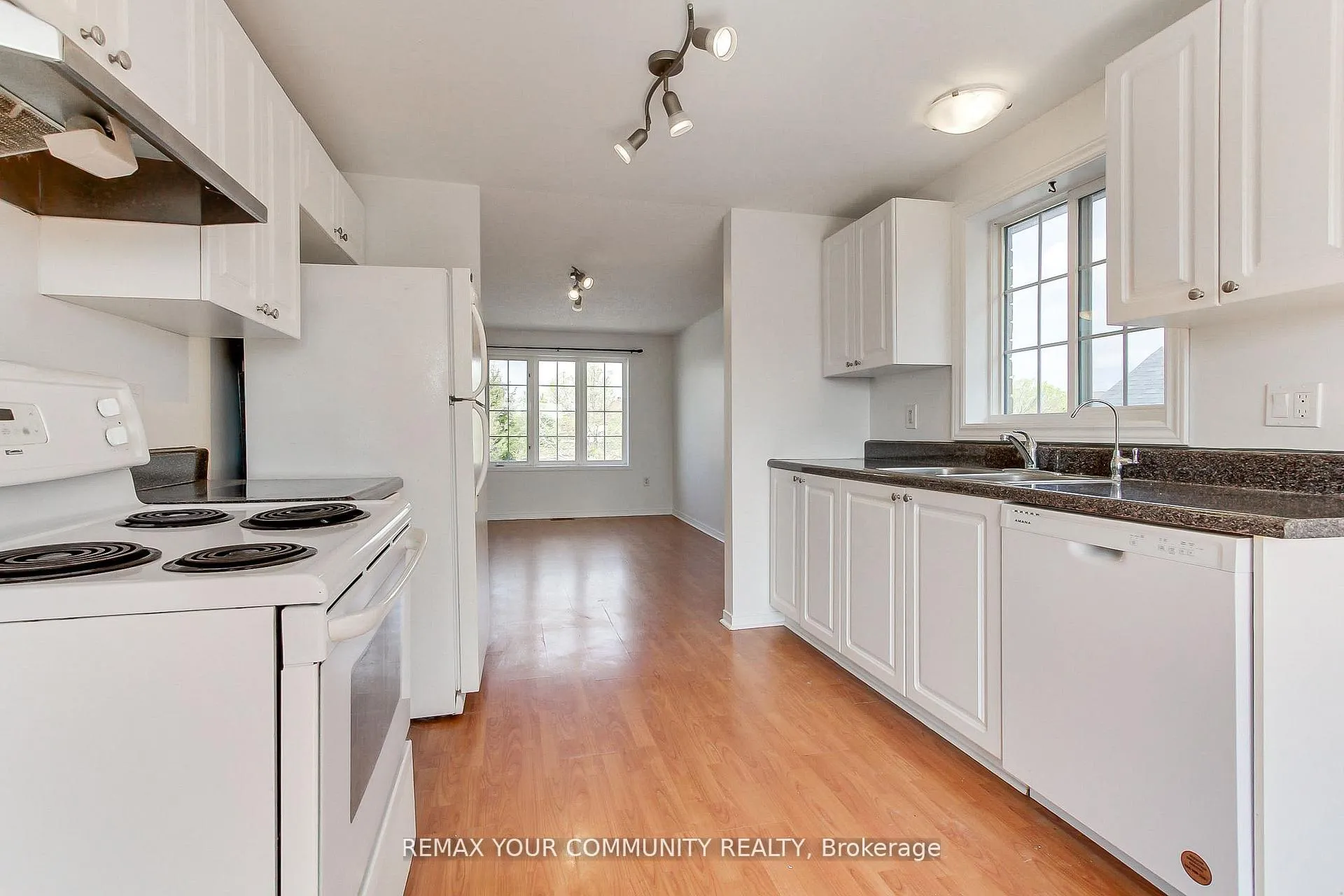 Photo 9 of Unit Main, 72 Ambler Bay, Barrie, Georgian Drive — HOMEH