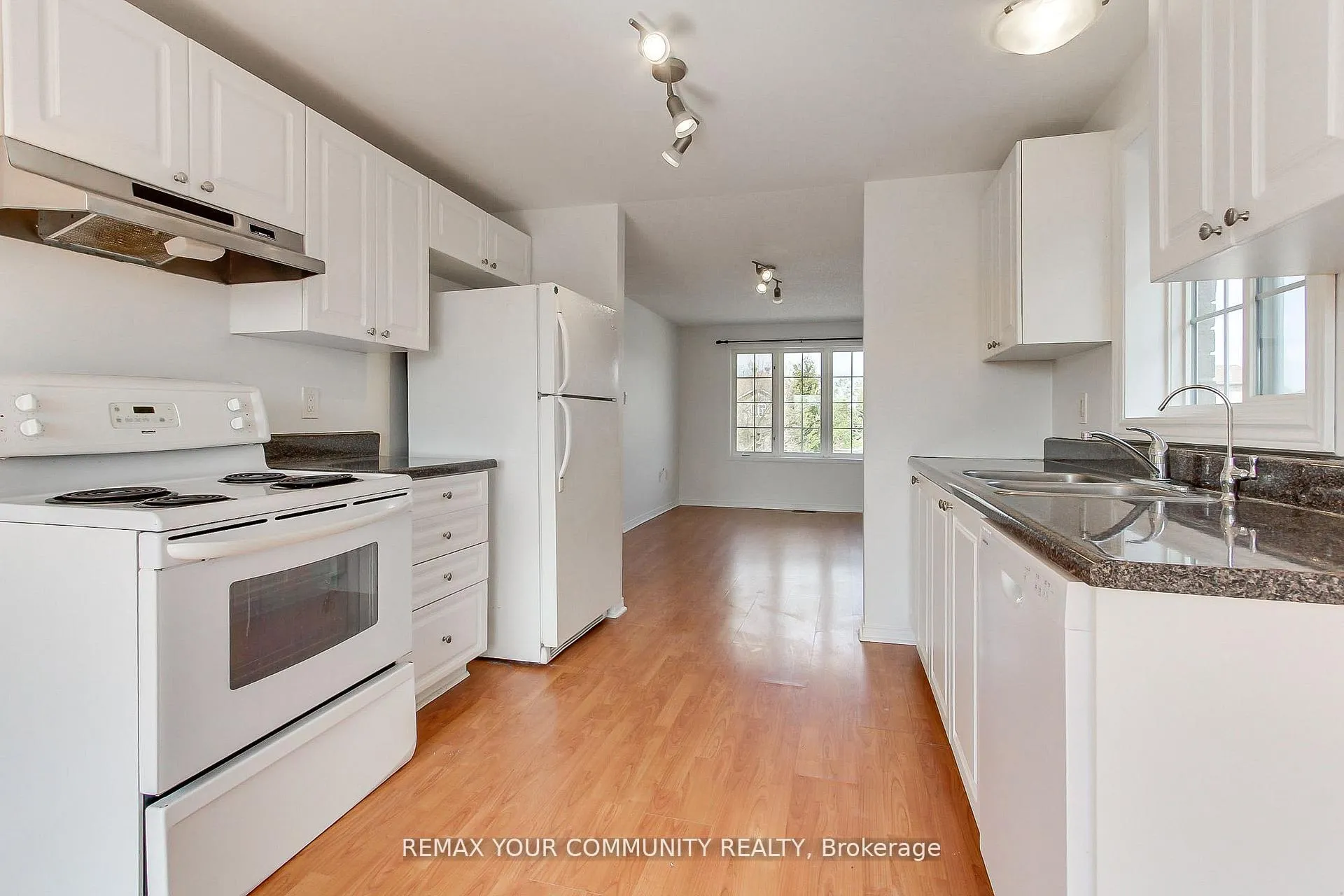 Photo 12 of Unit Main, 72 Ambler Bay, Barrie, Georgian Drive — HOMEH