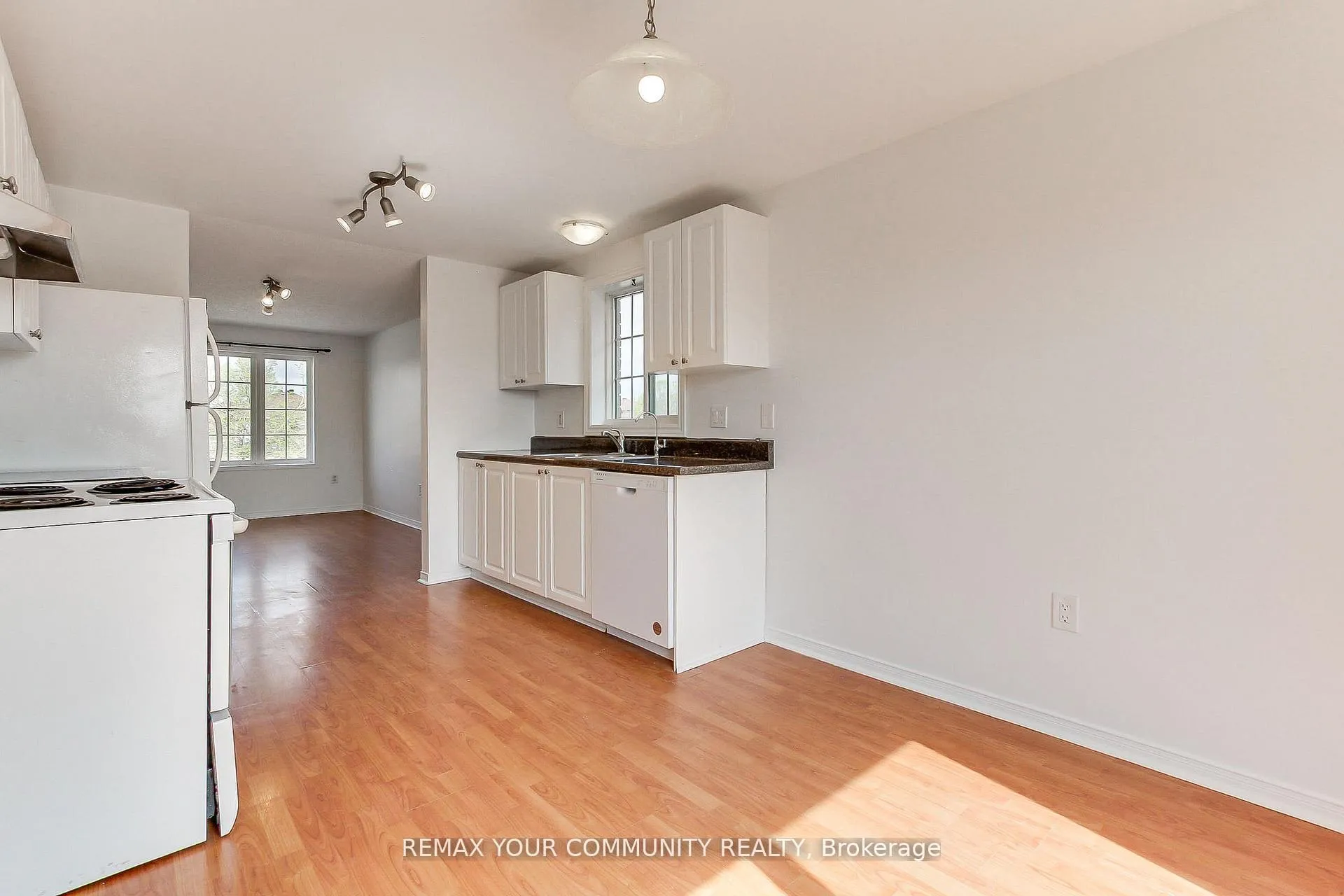 Photo 15 of Unit Main, 72 Ambler Bay, Barrie, Georgian Drive — HOMEH