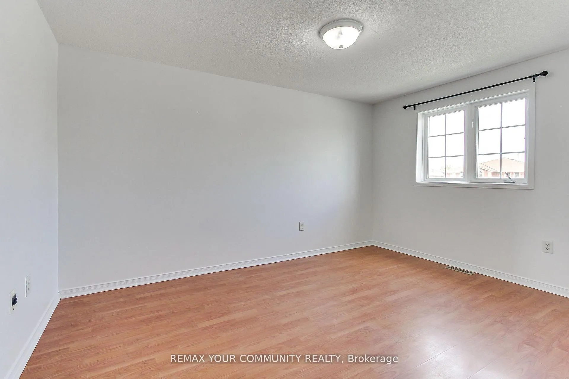 Photo 19 of Unit Main, 72 Ambler Bay, Barrie, Georgian Drive — HOMEH