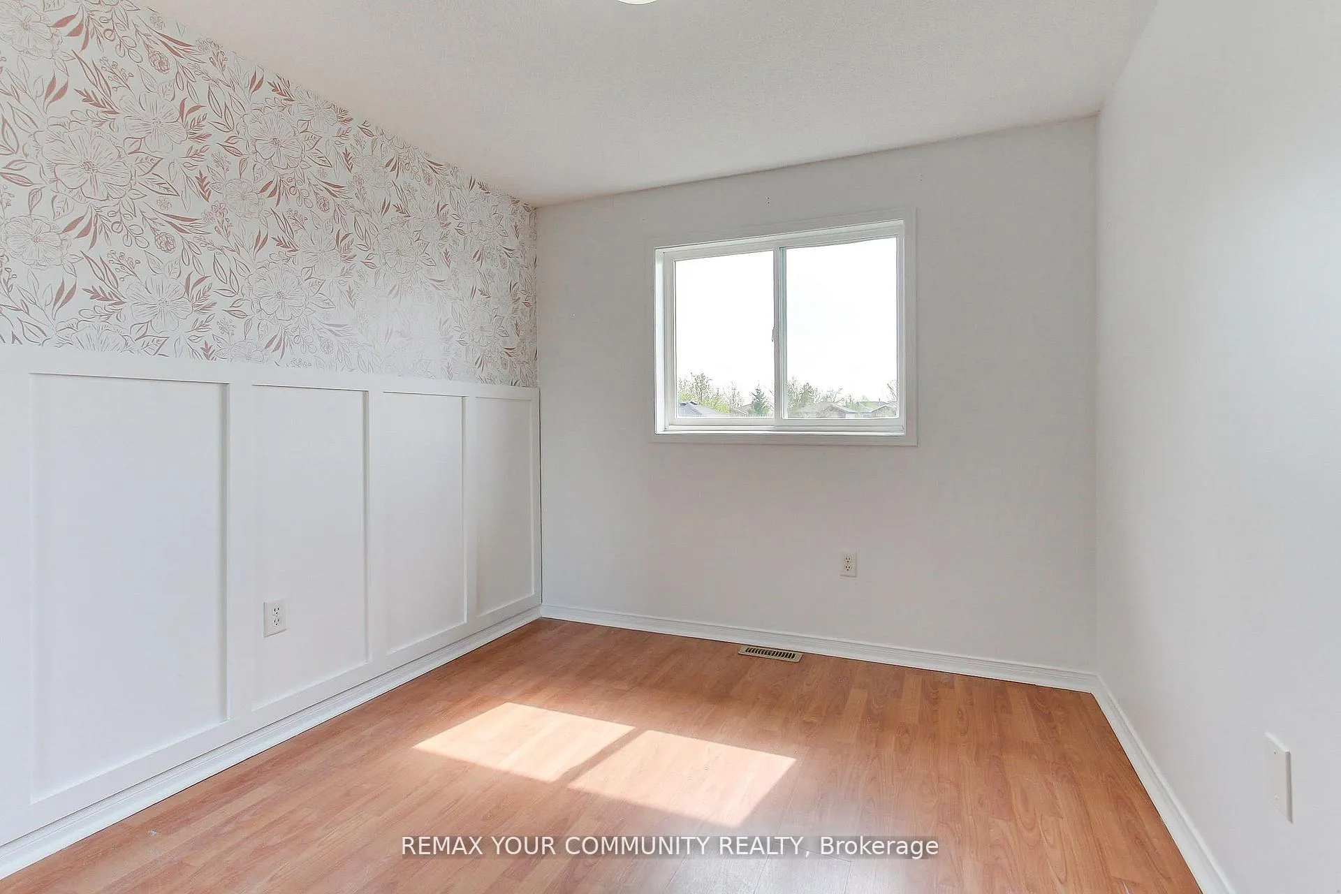 Photo 21 of Unit Main, 72 Ambler Bay, Barrie, Georgian Drive — HOMEH