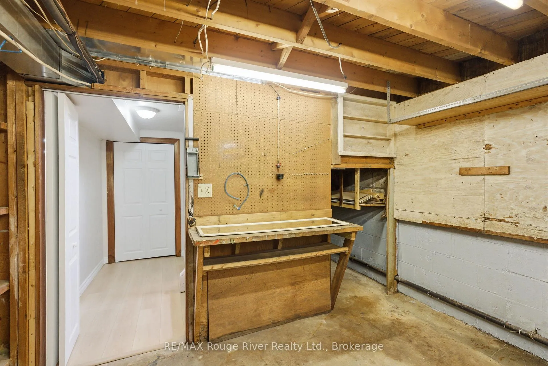 Photo 29 of 98 Applewood Crescent, Whitby, Blue Grass Meadows — HOMEH