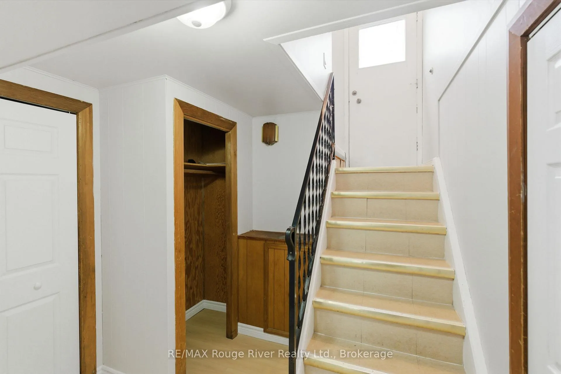 Photo 30 of 98 Applewood Crescent, Whitby, Blue Grass Meadows — HOMEH