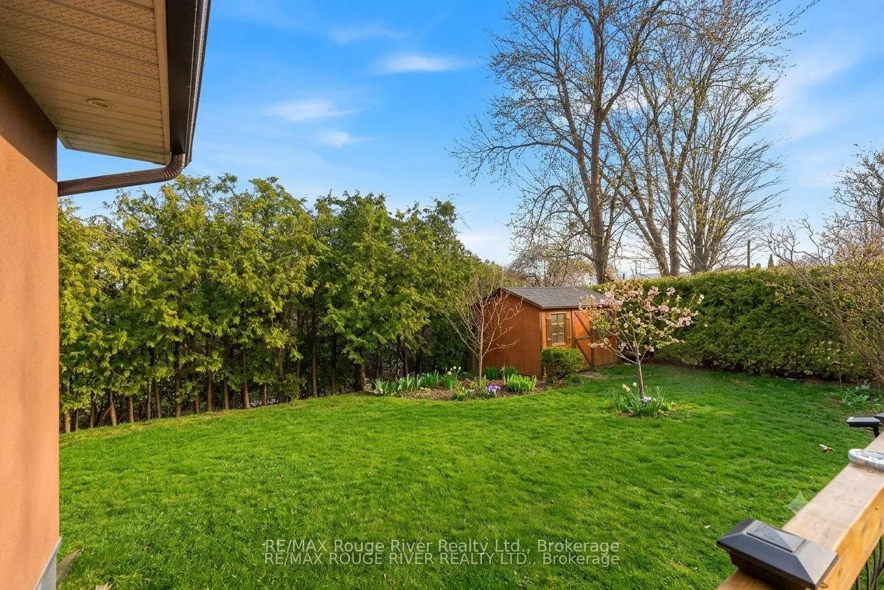 Photo 42 of 98 Applewood Crescent, Whitby, Blue Grass Meadows — HOMEH