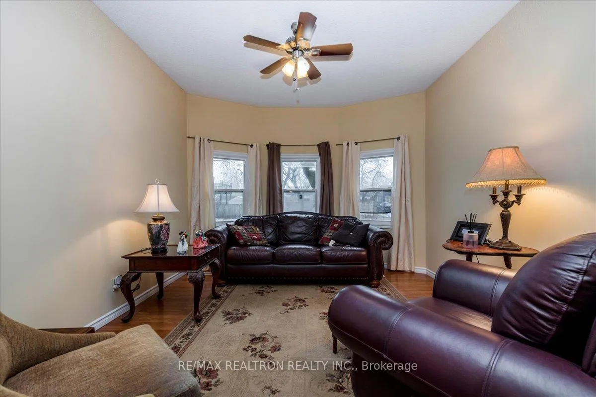 Photo 5 of 86 John Street, Barrie, Sanford — HOMEH