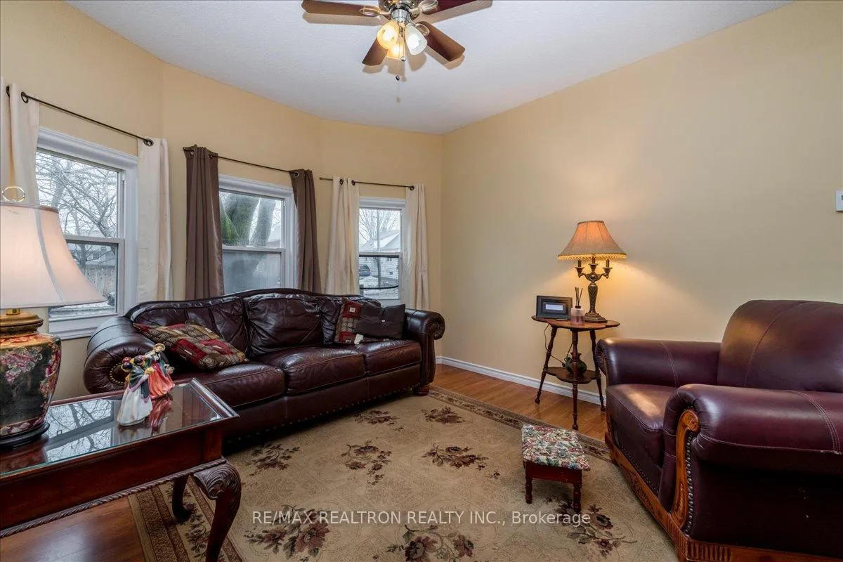 Photo 6 of 86 John Street, Barrie, Sanford — HOMEH