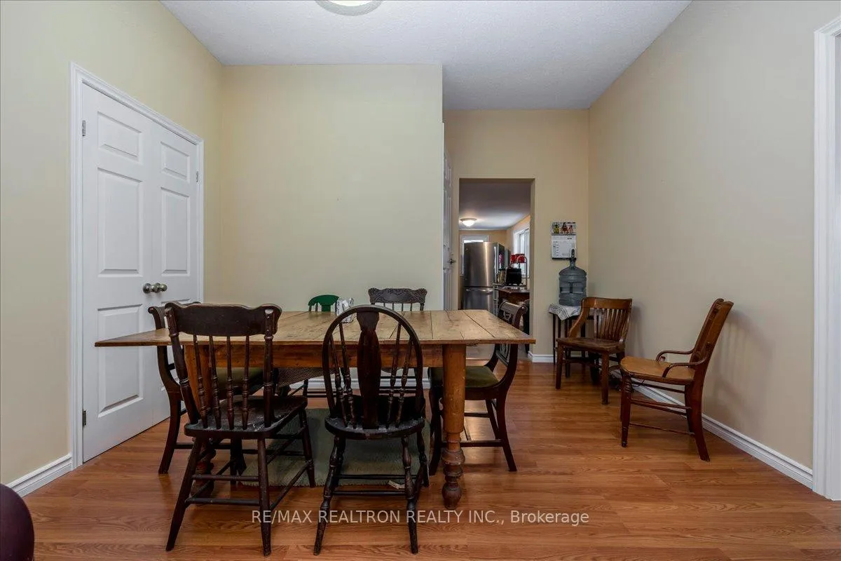 Photo 8 of 86 John Street, Barrie, Sanford — HOMEH