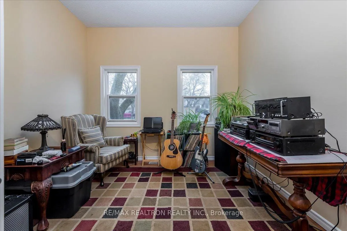 Photo 11 of 86 John Street, Barrie, Sanford — HOMEH
