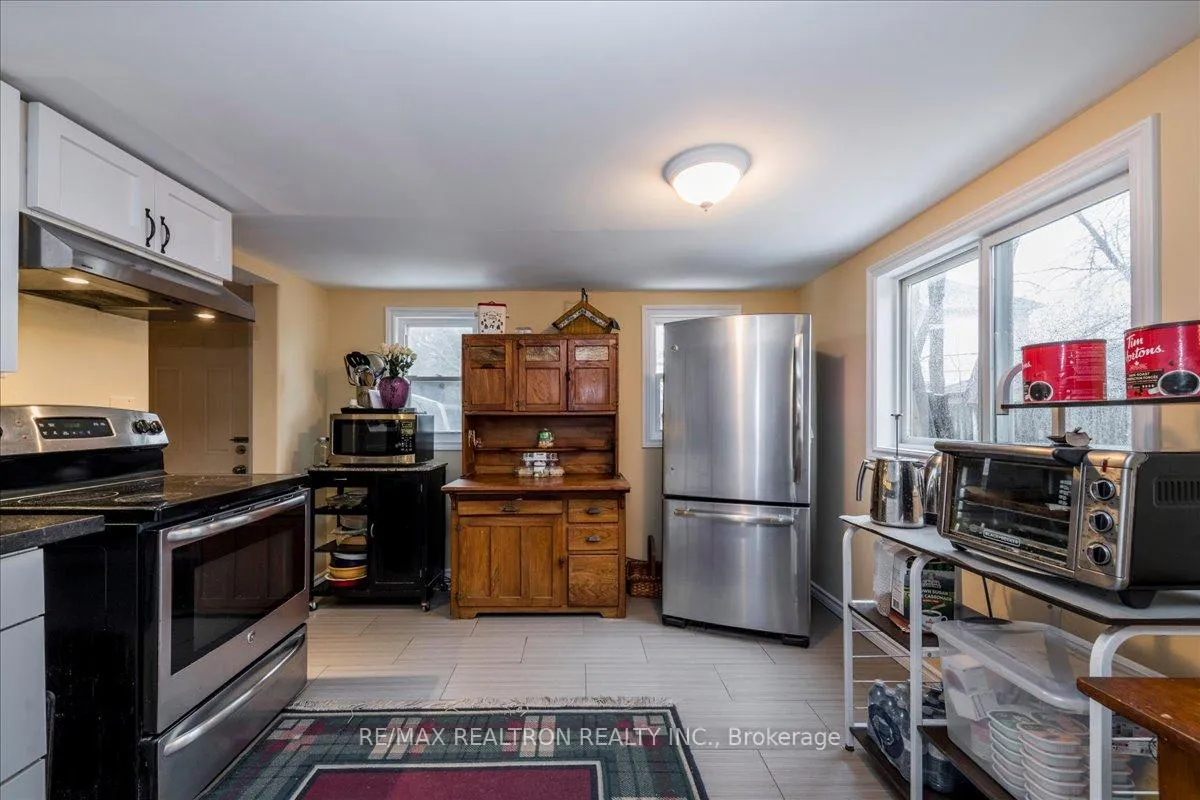 Photo 18 of 86 John Street, Barrie, Sanford — HOMEH
