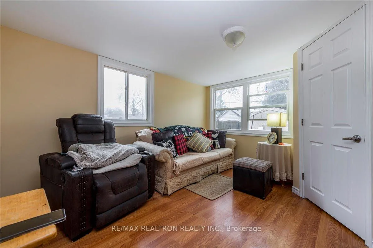 Photo 21 of 86 John Street, Barrie, Sanford — HOMEH