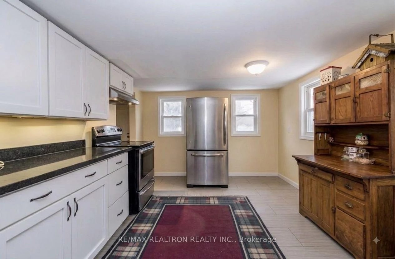 Photo 15 of 86 John Street, Barrie, Sanford — HOMEH