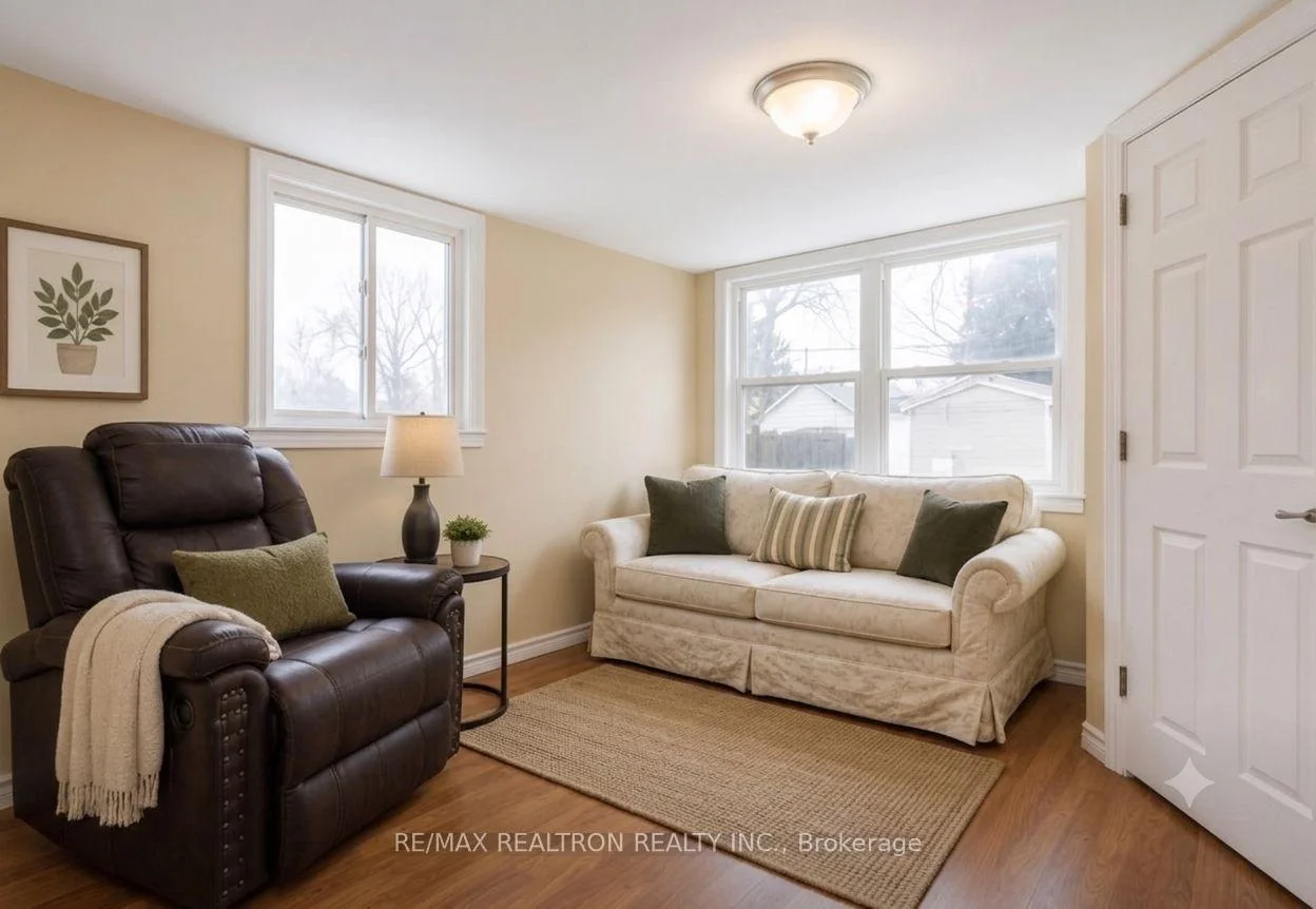Photo 19 of 86 John Street, Barrie, Sanford — HOMEH
