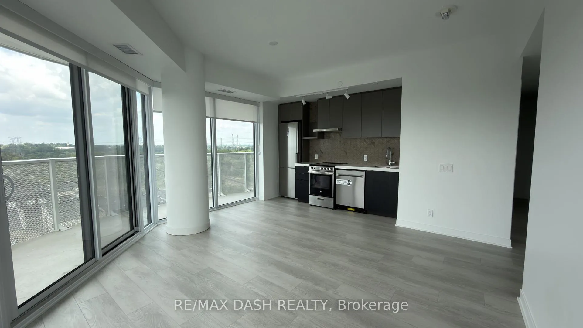 Photo 13 of Unit 707, 10 Flavelle Trail, Vaughan, Steeles West Industrial — HOMEH