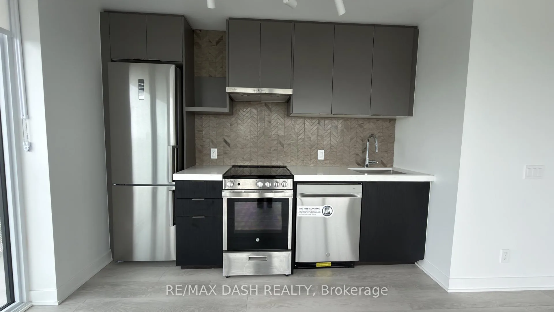 Photo 14 of Unit 707, 10 Flavelle Trail, Vaughan, Steeles West Industrial — HOMEH