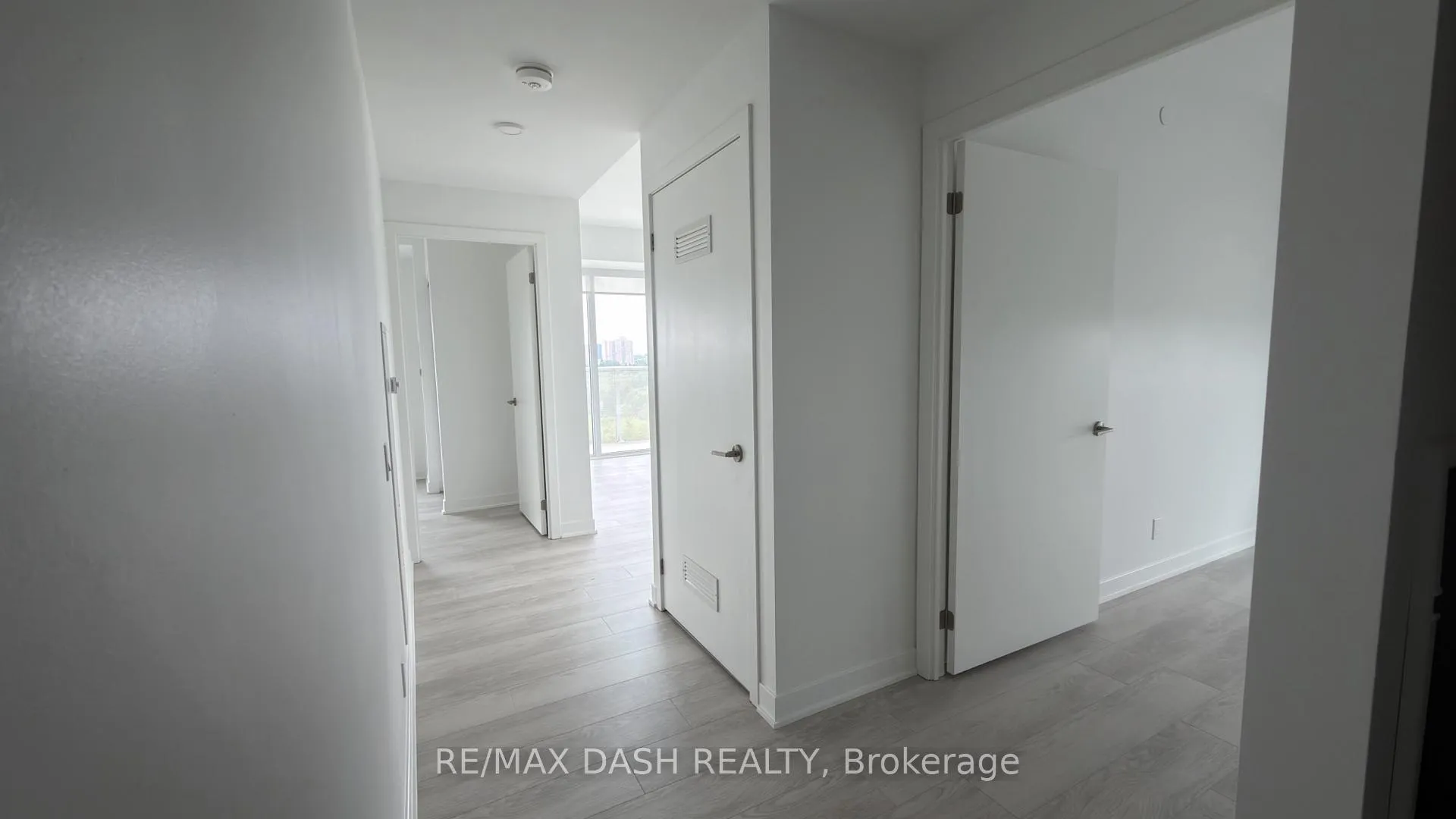 Photo 19 of Unit 707, 10 Flavelle Trail, Vaughan, Steeles West Industrial — HOMEH