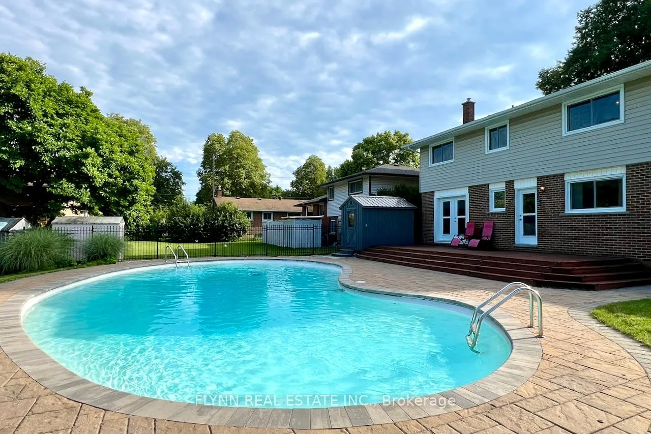Photo 5 of 3020 Saint George Avenue, Niagara Falls, Stamford — HOMEH