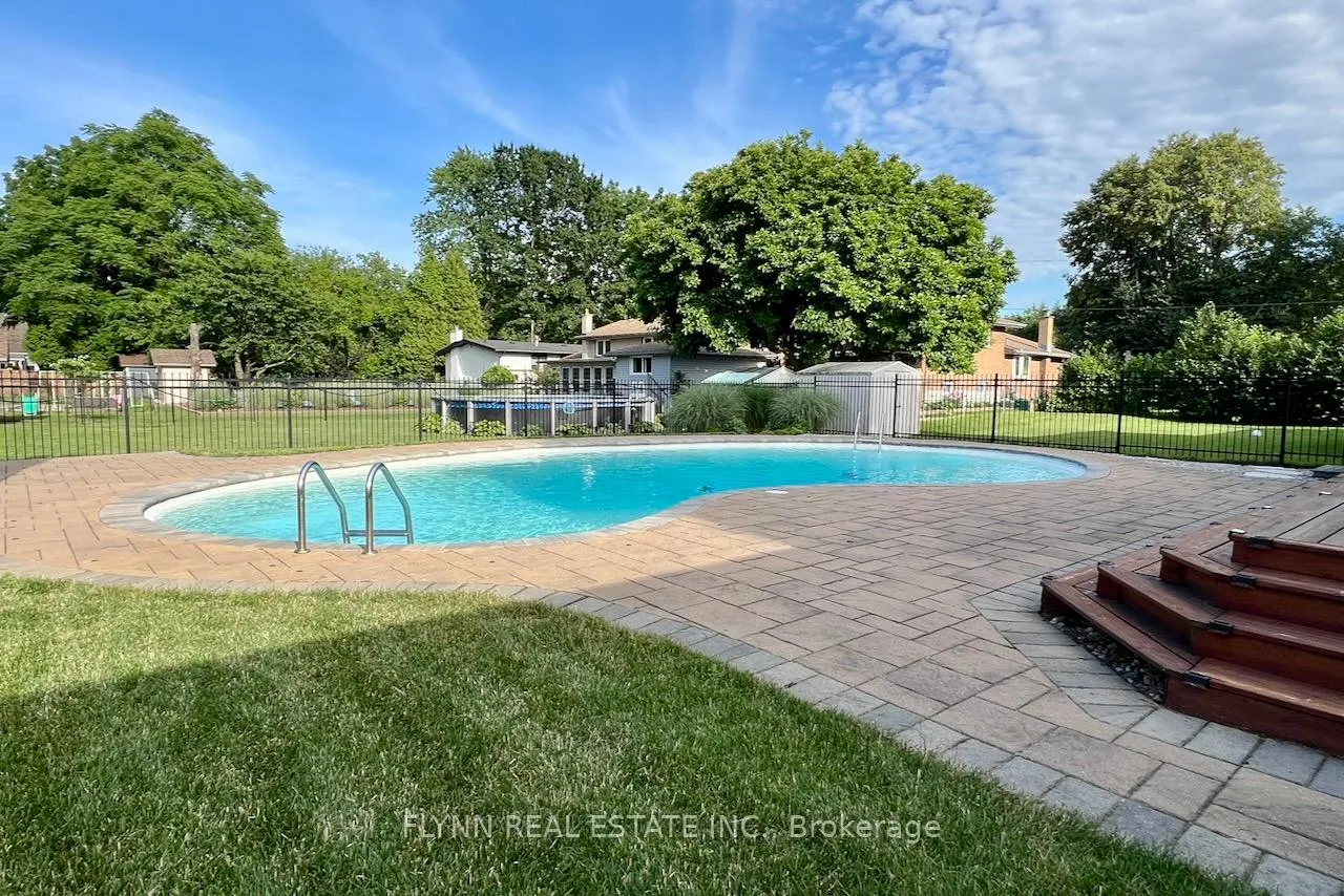 Photo 9 of 3020 Saint George Avenue, Niagara Falls, Stamford — HOMEH