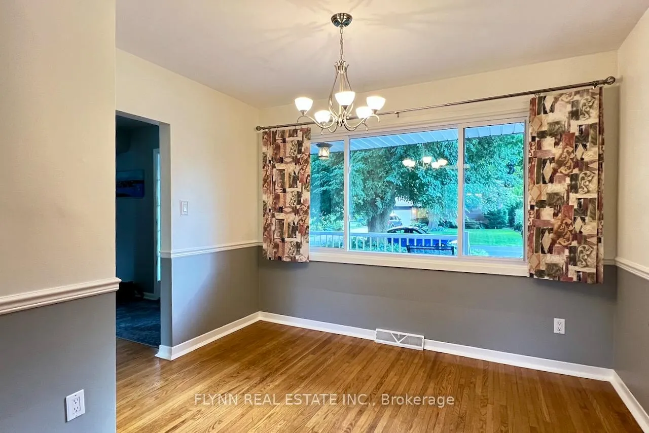 Photo 12 of 3020 Saint George Avenue, Niagara Falls, Stamford — HOMEH