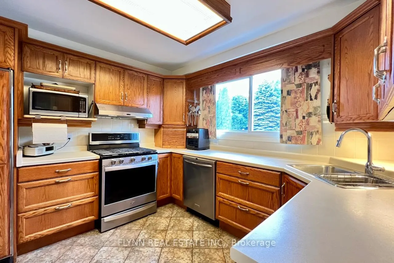 Photo 19 of 3020 Saint George Avenue, Niagara Falls, Stamford — HOMEH