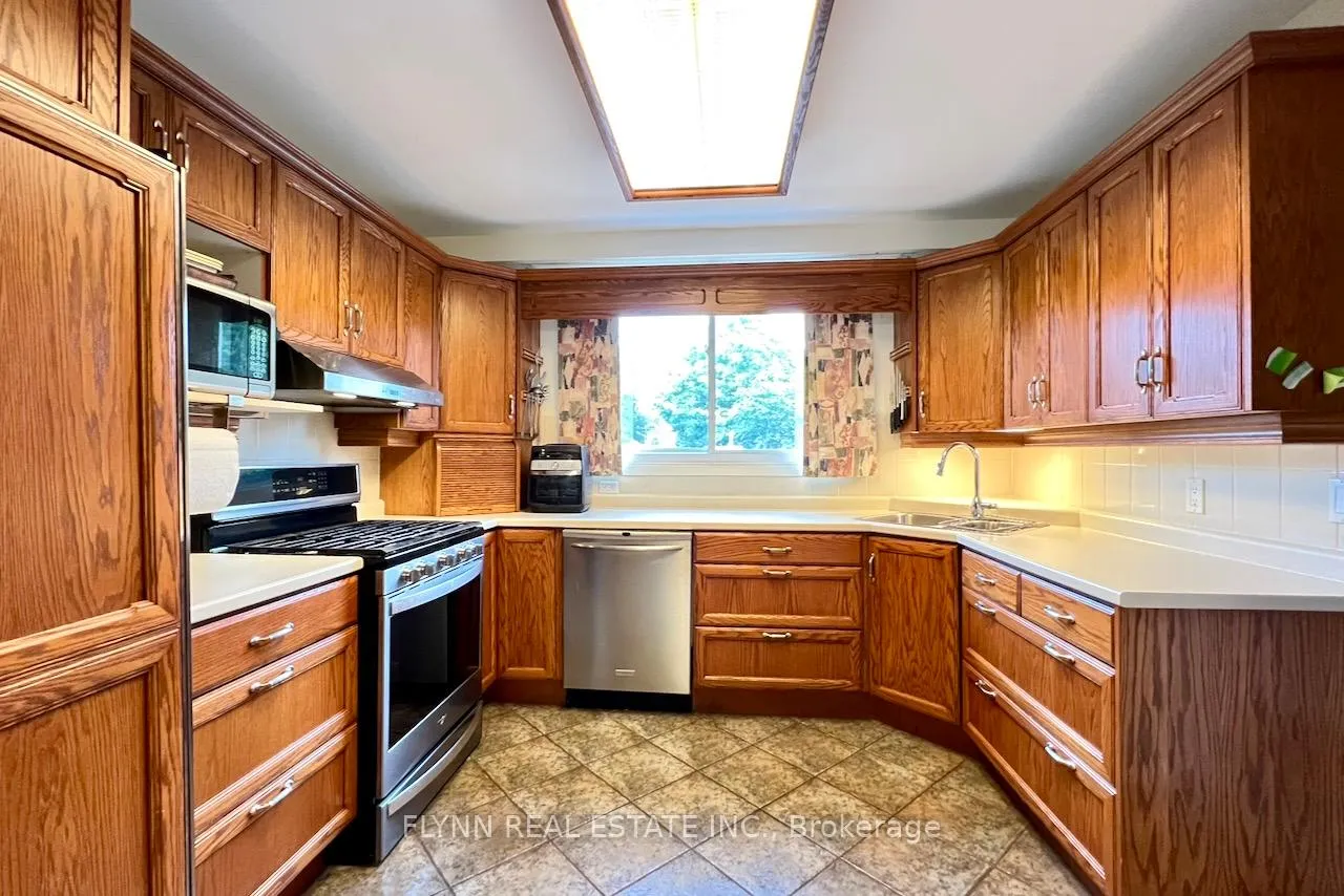 Photo 20 of 3020 Saint George Avenue, Niagara Falls, Stamford — HOMEH
