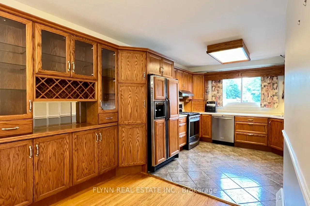 Photo 21 of 3020 Saint George Avenue, Niagara Falls, Stamford — HOMEH