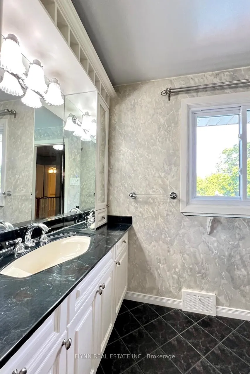 Photo 30 of 3020 Saint George Avenue, Niagara Falls, Stamford — HOMEH