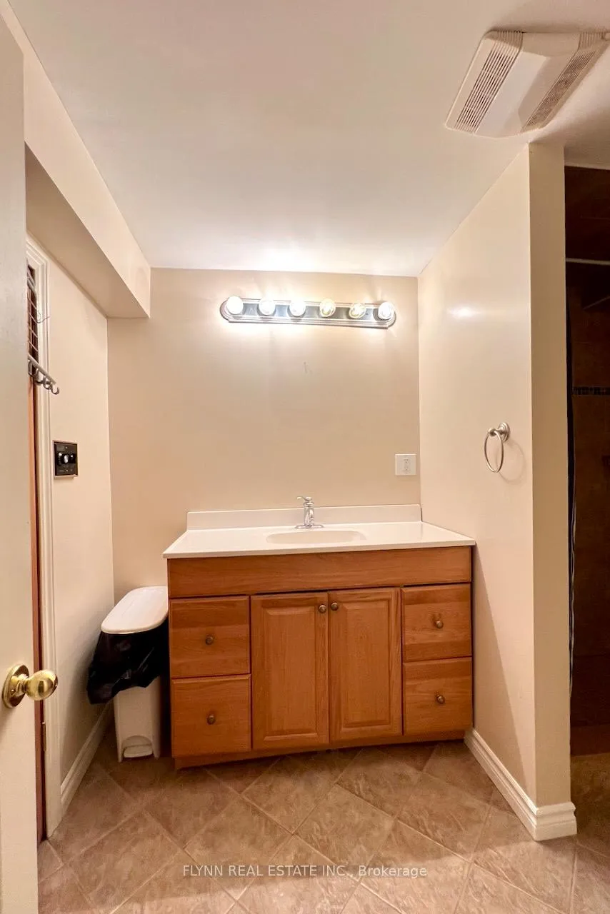 Photo 35 of 3020 Saint George Avenue, Niagara Falls, Stamford — HOMEH