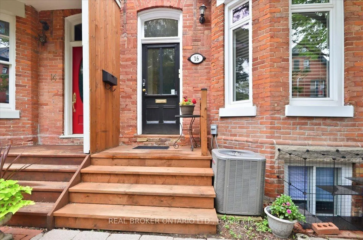 Photo 4 of Unit 3, 16 Aberdeen Avenue, Toronto, Cabbagetown-South St. James Town — HOMEH