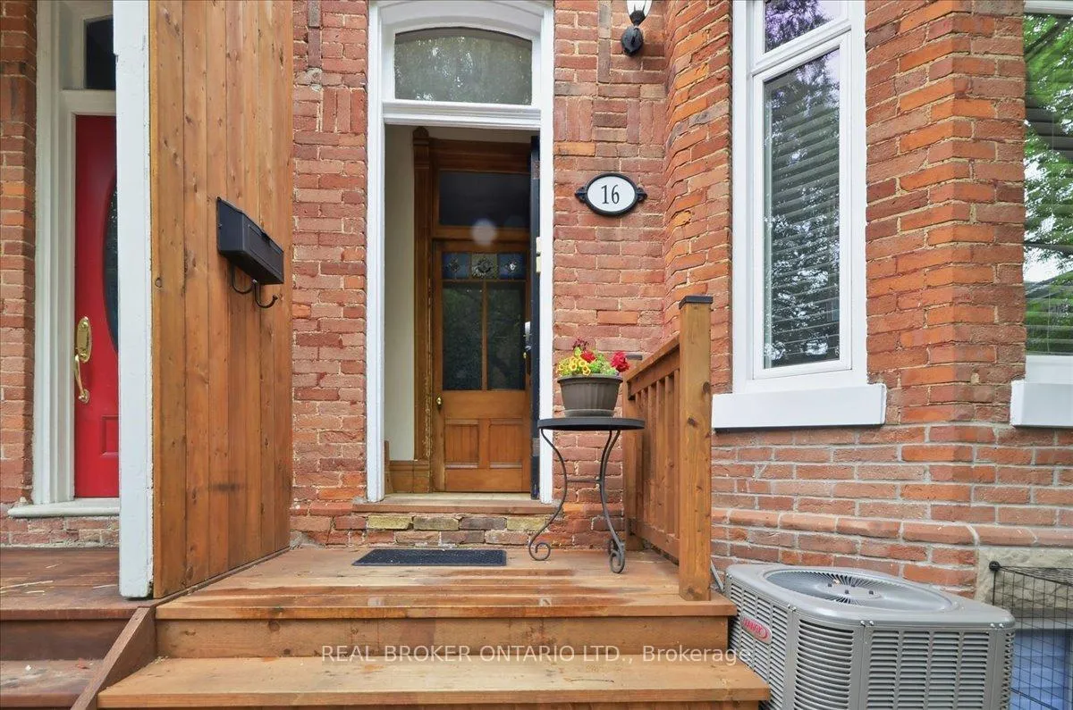 Photo 5 of Unit 3, 16 Aberdeen Avenue, Toronto, Cabbagetown-South St. James Town — HOMEH