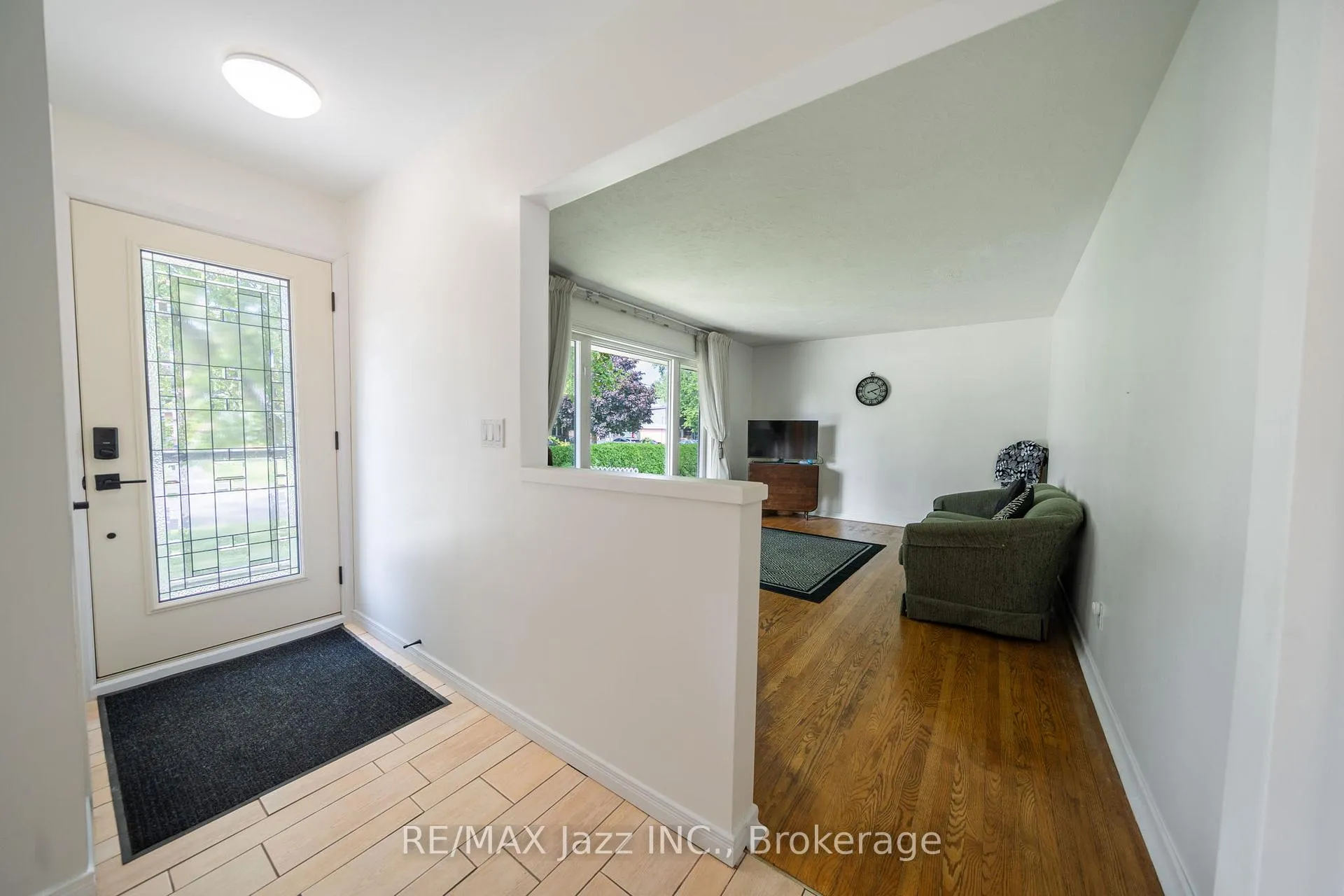 Photo 7 of 607 Gliddon Avenue, Oshawa, Donevan — HOMEH