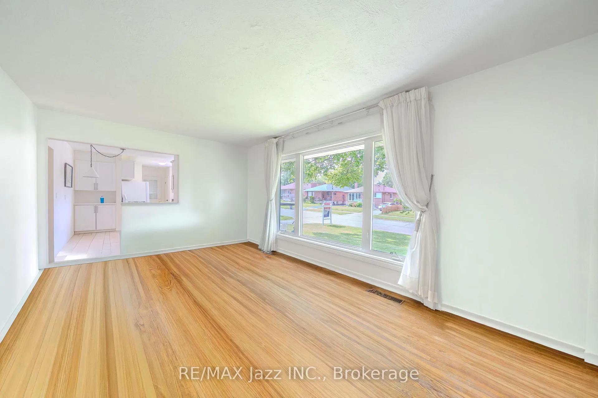 Photo 13 of 607 Gliddon Avenue, Oshawa, Donevan — HOMEH