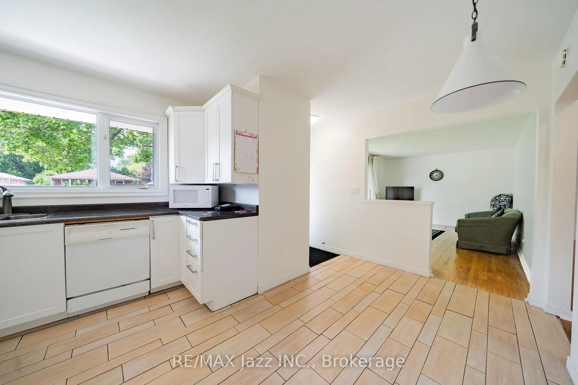 Photo 14 of 607 Gliddon Avenue, Oshawa, Donevan — HOMEH