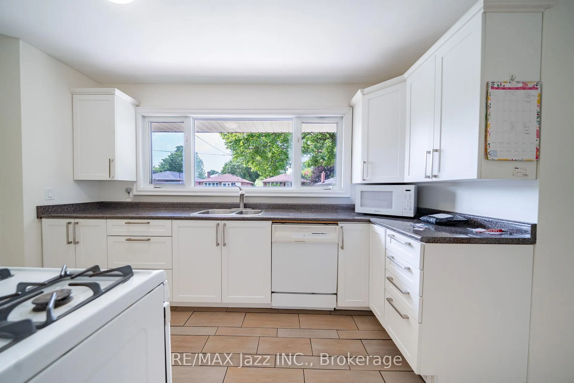 Photo 18 of 607 Gliddon Avenue, Oshawa, Donevan — HOMEH