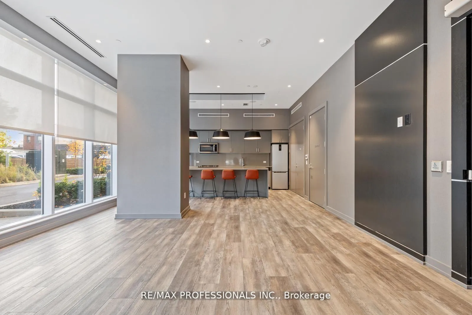 Photo 17 of Unit 1603, 10 Wilby Crescent, North York, Weston — HOMEH