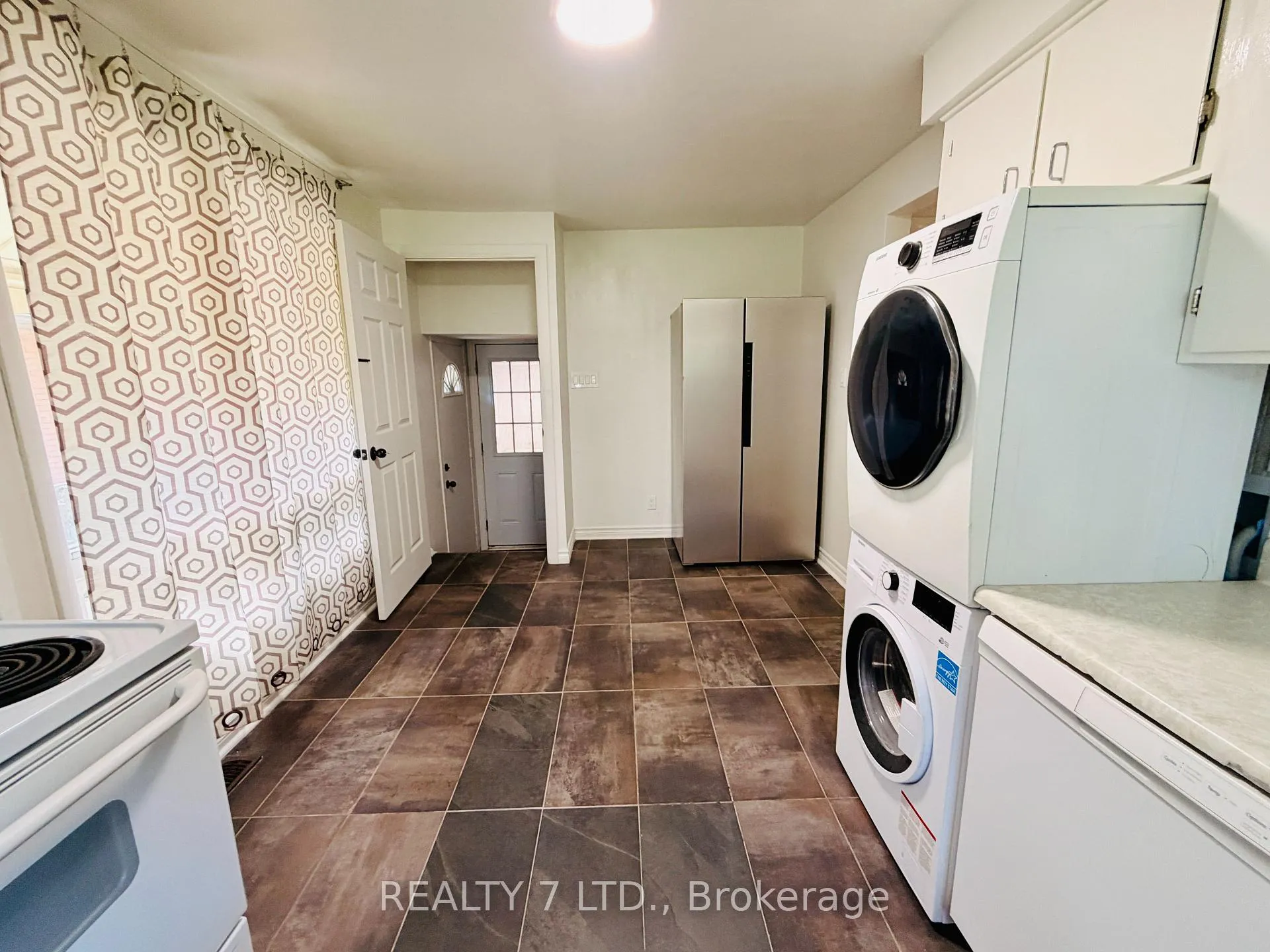 Photo 4 of 6718 Freeman Street, Niagara Falls, Morrison — HOMEH