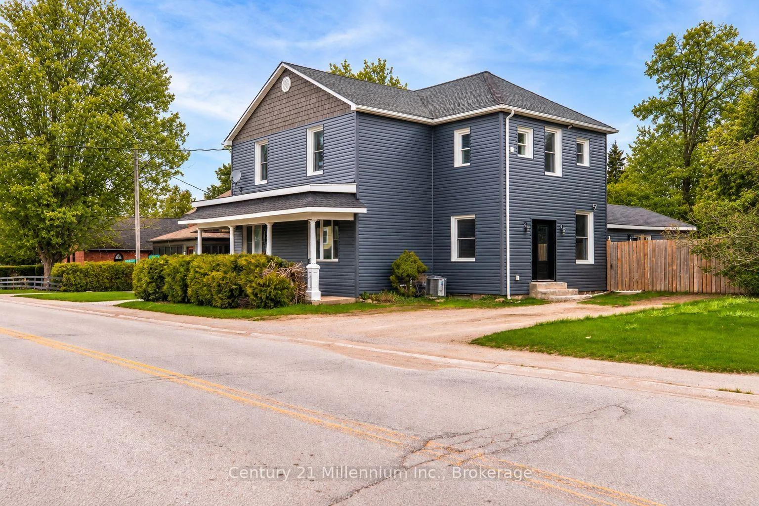 Photo of 303025 15 Grey Road