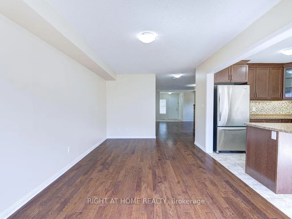 Photo 12 of 63 Lupo Drive, Hamilton, Waterdown — HOMEH