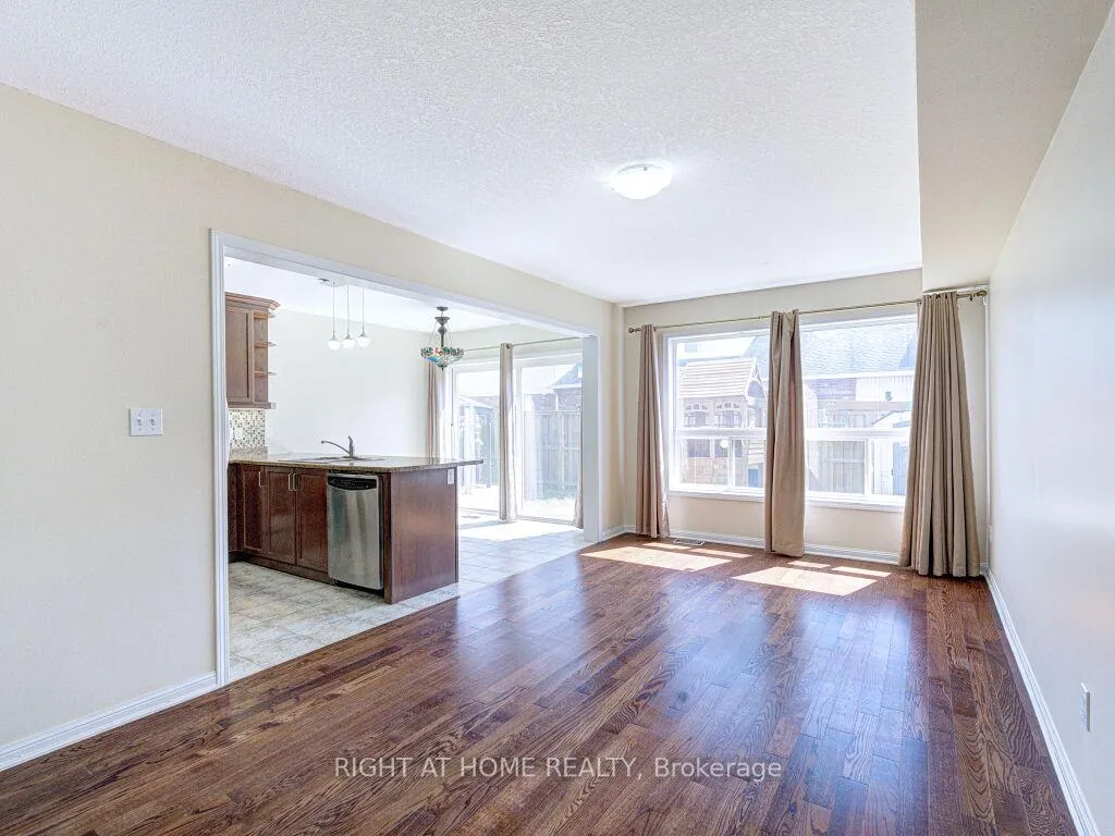 Photo 16 of 63 Lupo Drive, Hamilton, Waterdown — HOMEH