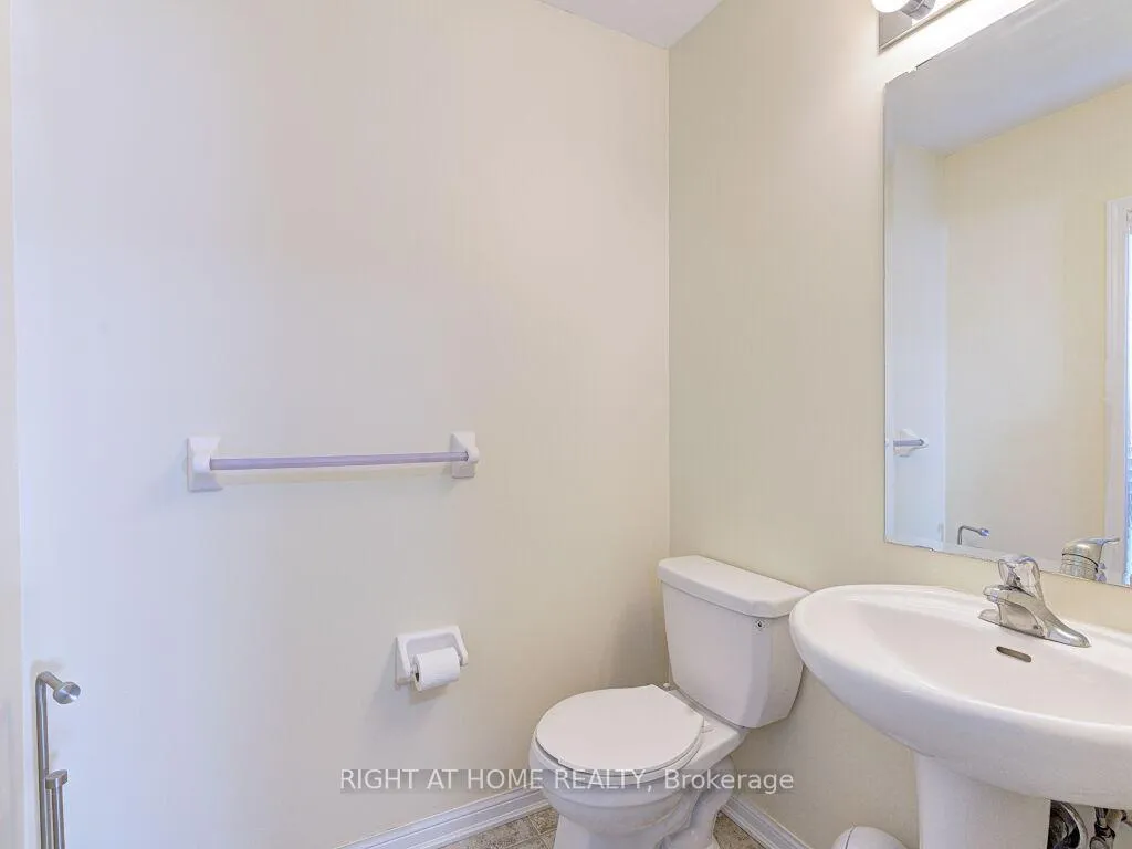 Photo 17 of 63 Lupo Drive, Hamilton, Waterdown — HOMEH