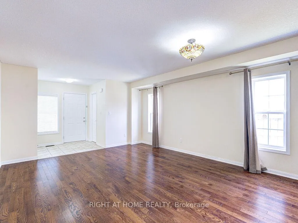 Photo 20 of 63 Lupo Drive, Hamilton, Waterdown — HOMEH