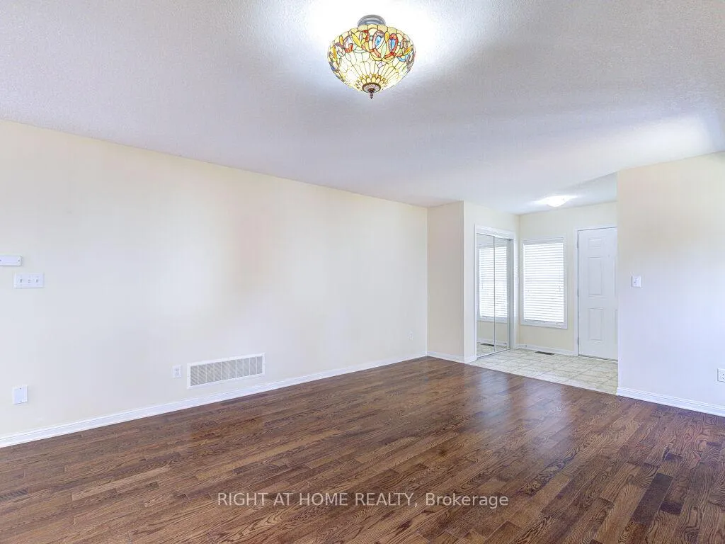 Photo 21 of 63 Lupo Drive, Hamilton, Waterdown — HOMEH
