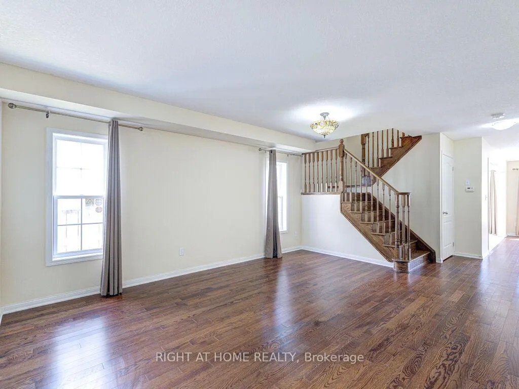 Photo 22 of 63 Lupo Drive, Hamilton, Waterdown — HOMEH