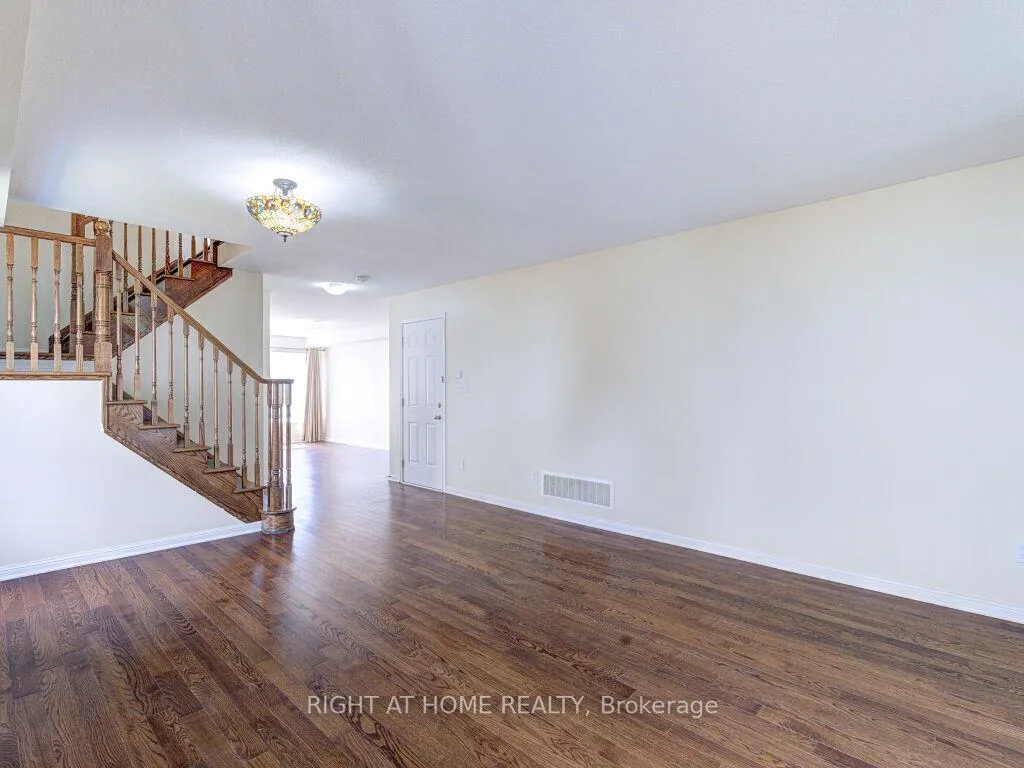 Photo 23 of 63 Lupo Drive, Hamilton, Waterdown — HOMEH