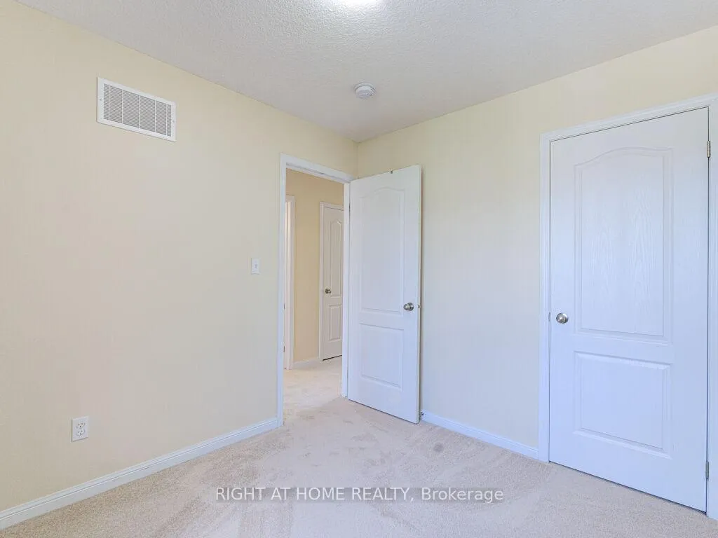 Photo 37 of 63 Lupo Drive, Hamilton, Waterdown — HOMEH