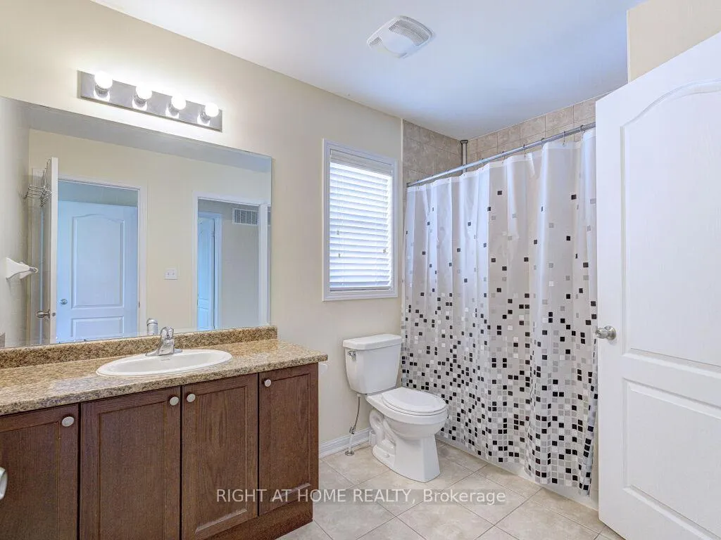 Photo 38 of 63 Lupo Drive, Hamilton, Waterdown — HOMEH