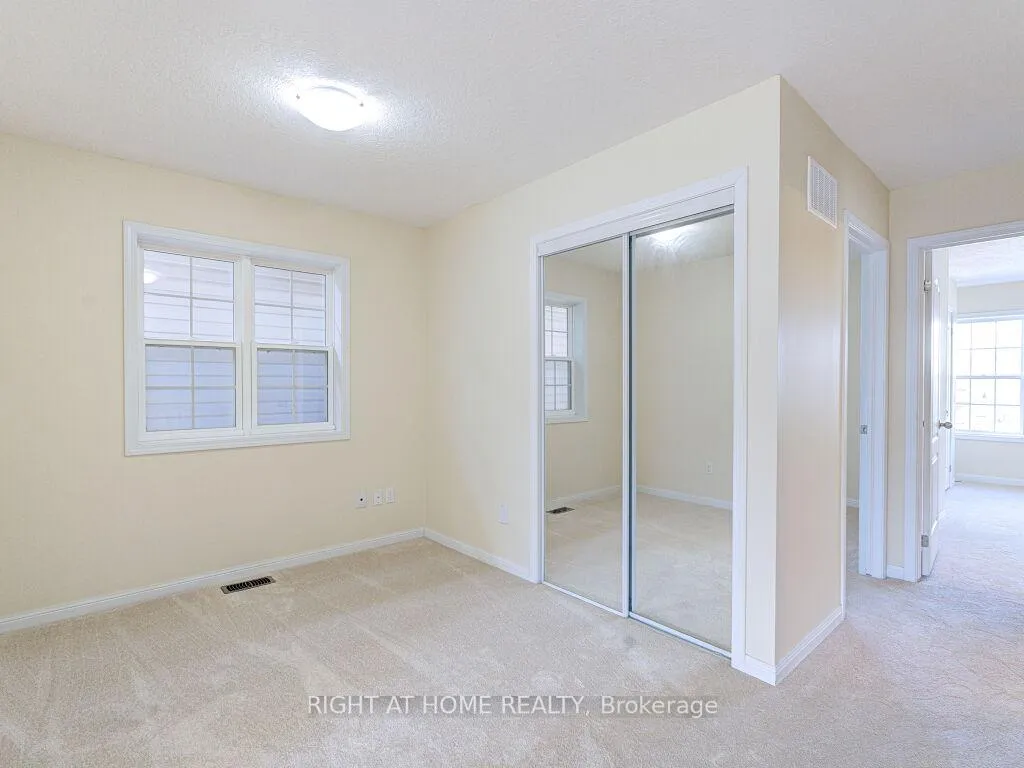 Photo 43 of 63 Lupo Drive, Hamilton, Waterdown — HOMEH