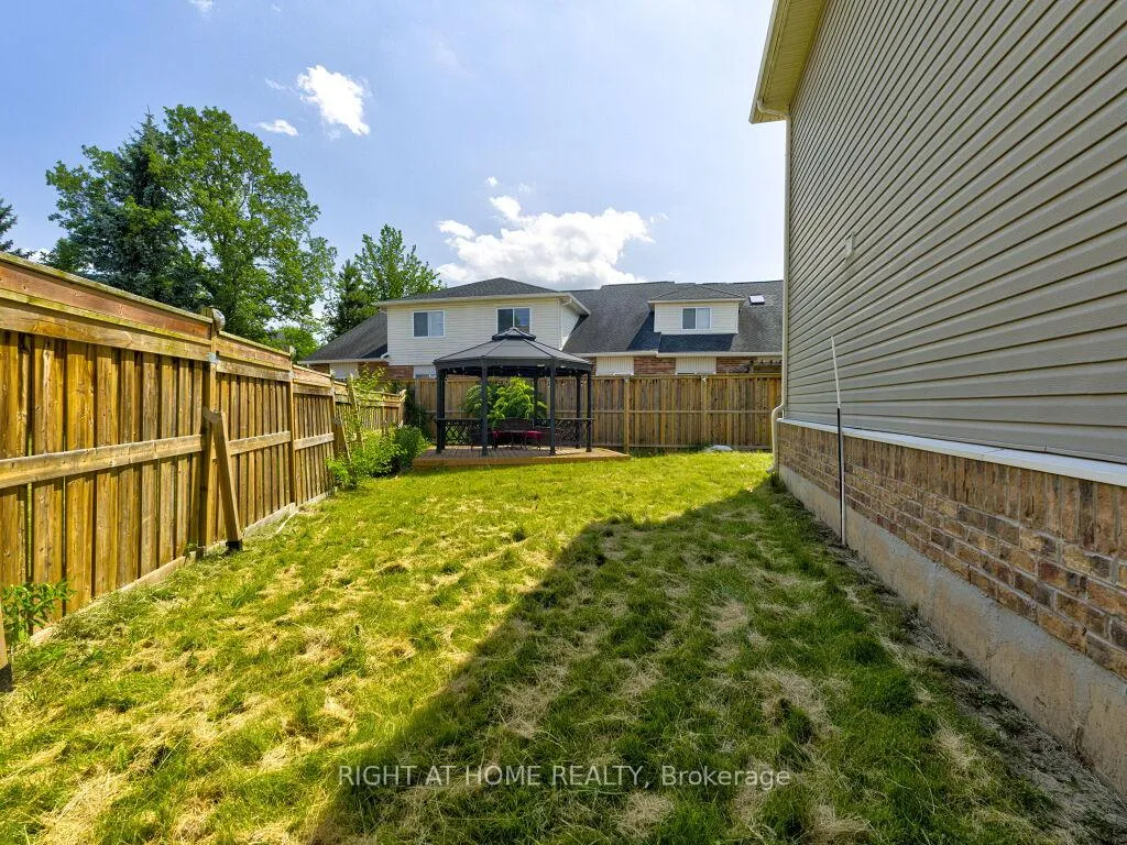 Photo 46 of 63 Lupo Drive, Hamilton, Waterdown — HOMEH