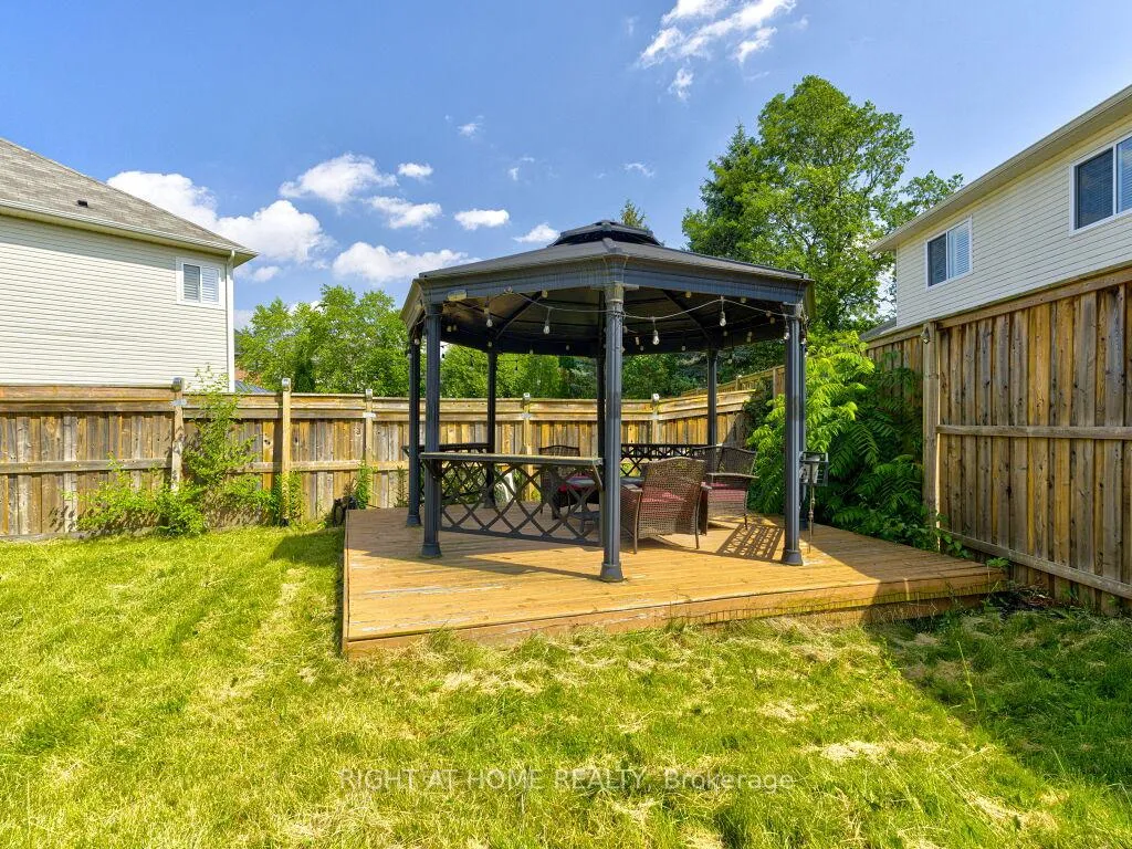 Photo 47 of 63 Lupo Drive, Hamilton, Waterdown — HOMEH
